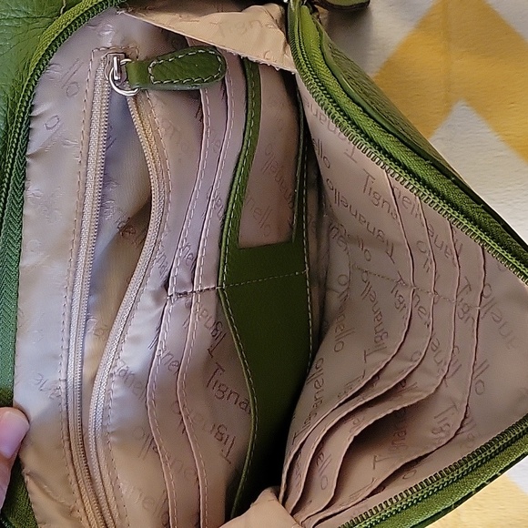 Tignanello apple green satchel bag. - Picture 5 of 7